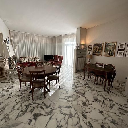 Le Rose Di Emma Villa Bordighera Luaran gambar
